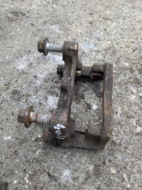 Suport etrier stanga spate Ford Mondeo MK4 [2007 - 2010] Liftback 2.0 TDCi DPF AT (140 hp) MK4 (BA7)...