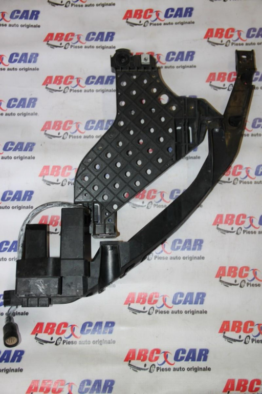 Suport far dreapta  Audi Q3 2011-2017 8U 8U0805608A