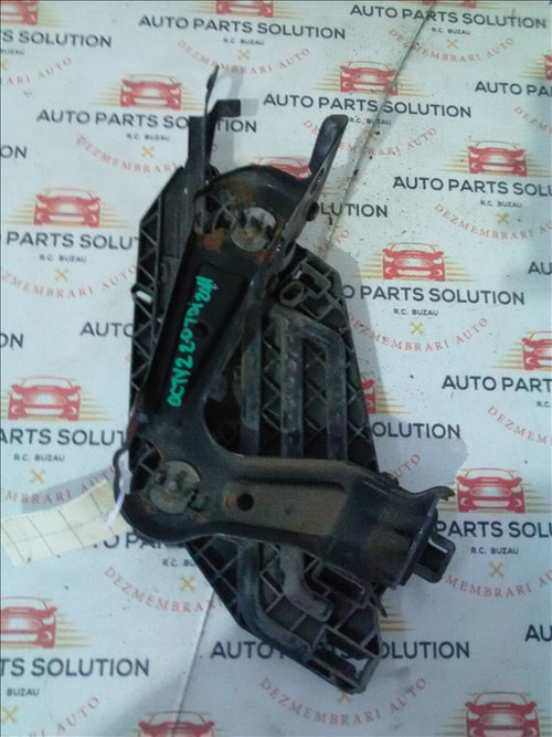 Suport far dreapta fata SKODA OCTAVIA 2 2.0TDI an fabr. 2011