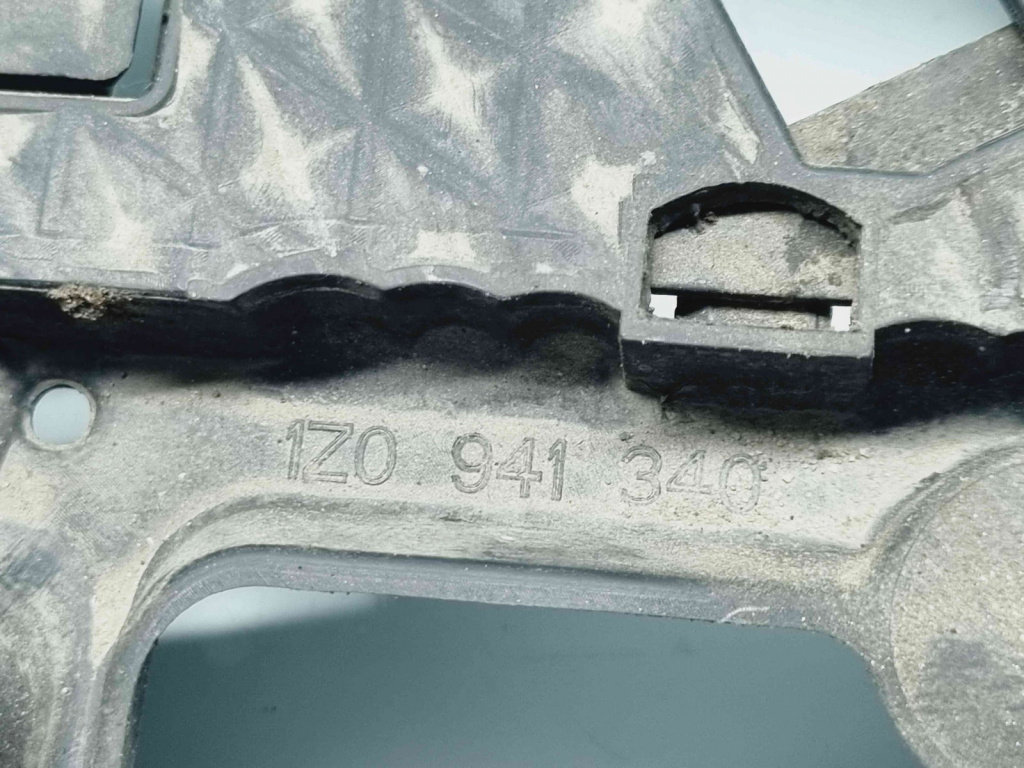 Suport far dreapta Skoda Octavia 2 Combi (1Z5) [Fabr 2004-2013] 1Z0941340