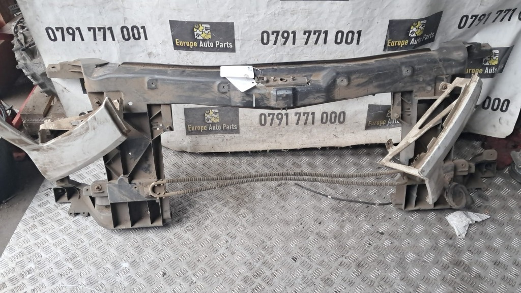 Suport far dreapta Vw Crafter 2.5 TDI cod motor BJK ,an 2009