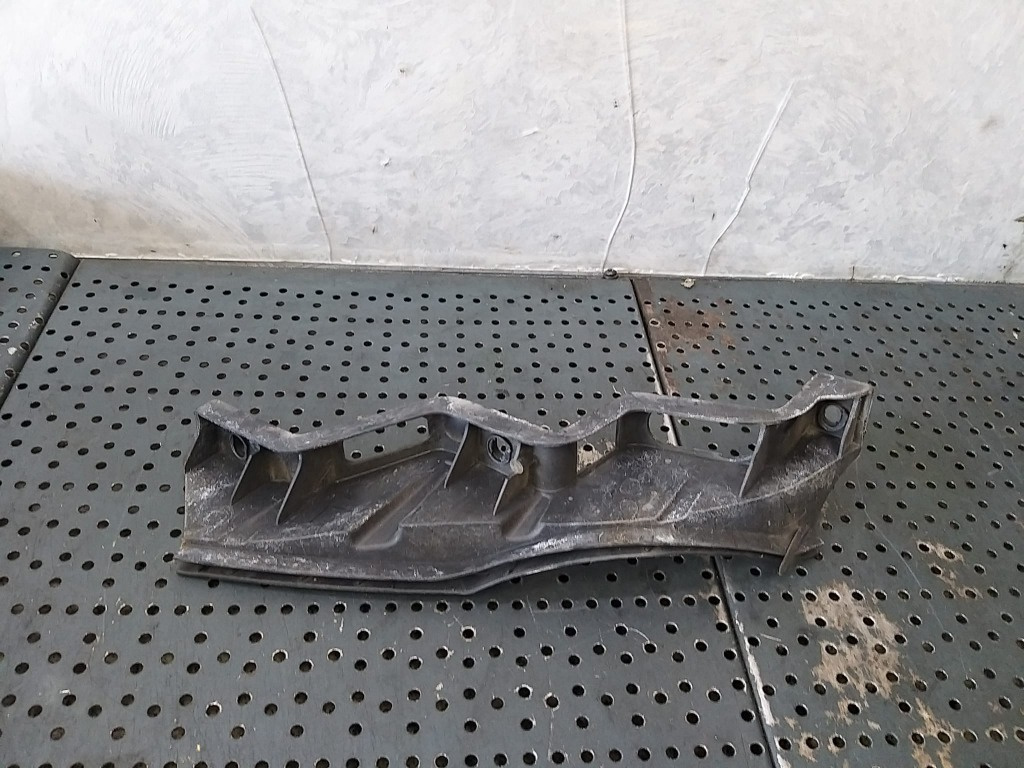 Suport far dreapta vw passat b6 3c 3c0807890