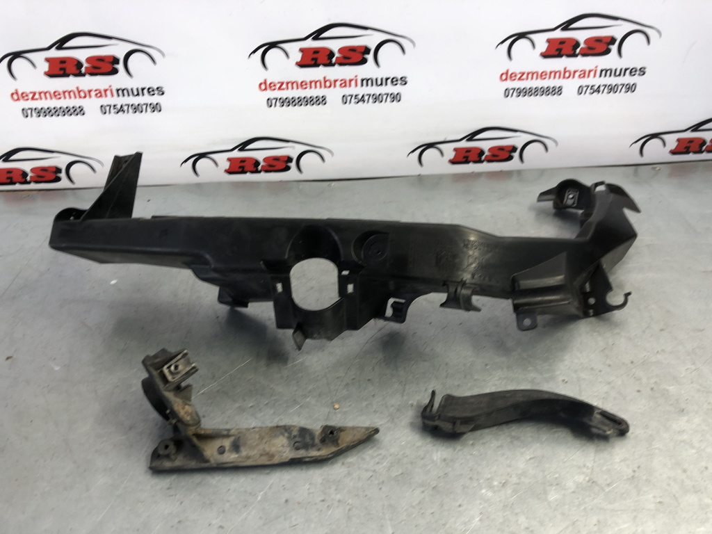 Suport far stanga BMW 320d E90 E91 X-Drive 184cp sedan 2012 (7138401)