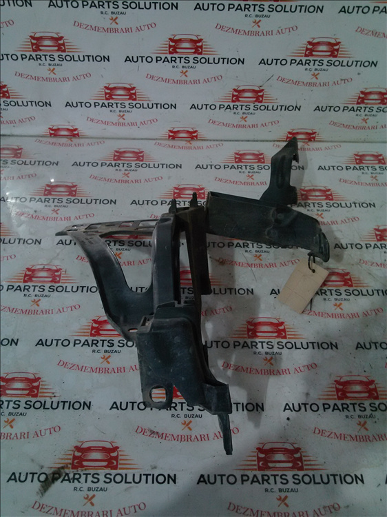 Suport far stanga BMW E 60 2.0 D an fabr. 2009