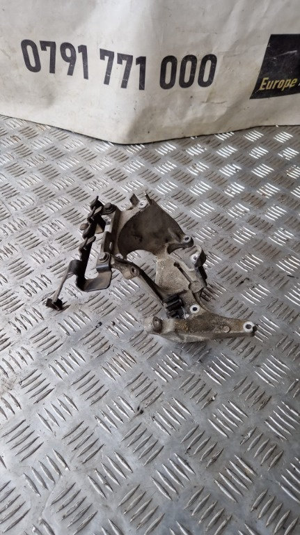 Suport filtru motorina Peugeot 308 1.6 HDI 111 Cp / 82 Kw ,transmisie manuala , an 2011 cod 96783251...