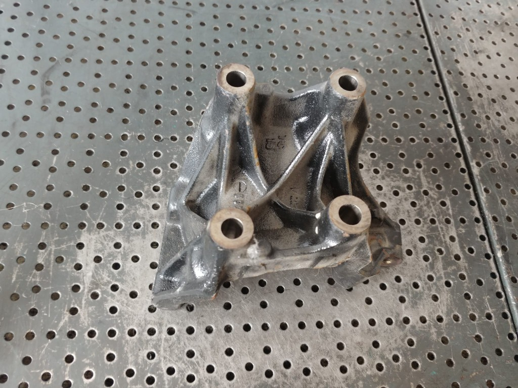 Suport filtru partucule 2.0 tdi deu audi a4 b9 8w 04l131159c