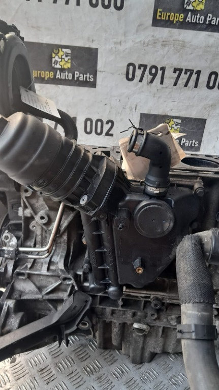 Suport filtru ulei Volvo V70 an 2011 2.0 D5204T2 cod 30757730
