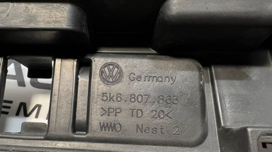 Suport Ghidaj Culisant Central pentru Bara Spoiler Spate Volkswagen Golf 6 Hatchback 2008 - 2014 Cod 5K6807863