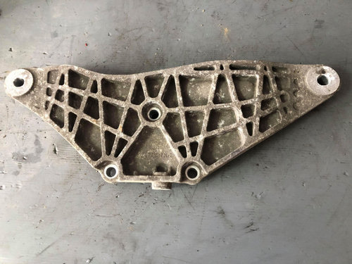Suport grup spate 3.0 tdi audi a4 b7 4x4 8e0599287k