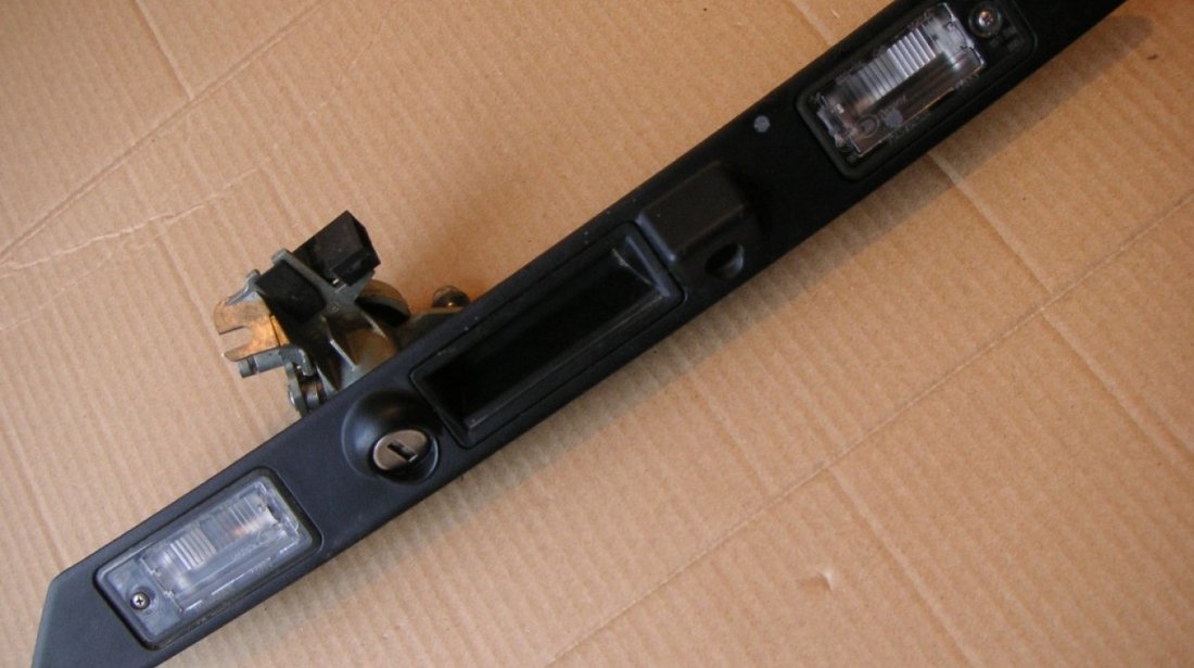 Suport lampi numar cu locas pentru camera marsarier Audi A8 D4 S8 4H (2011-2014) cod 4H0827574