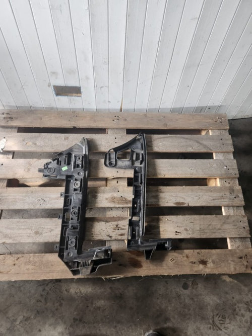 Suport lateral bara spate Vw Passat B6 2.0 Tdi an de fabricatie 2010 Cod : 3C9807393