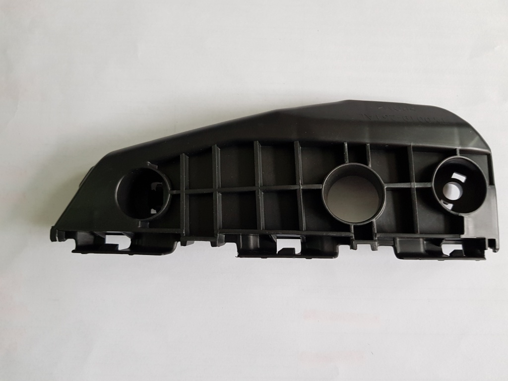 Suport lateral plastic bara fata dreapta Toyota Auris 2010/2013