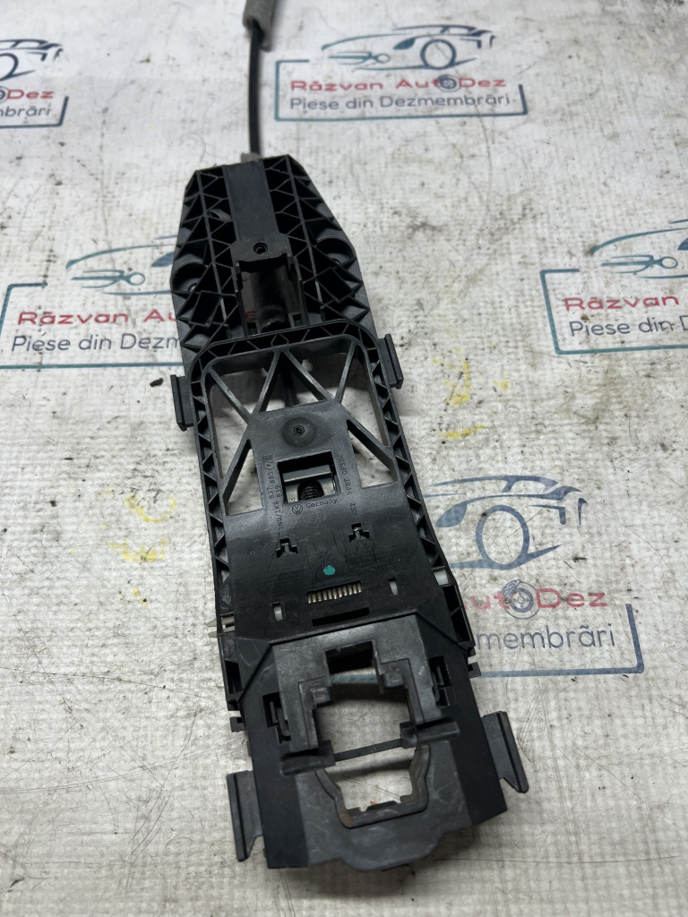 Suport mâner exterior stânga fata Volkswagen Tiguan 2008, 1K8837885
