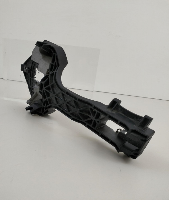 Suport mâner exterior ușa stânga A9067600934 Mercedes-Benz Sprinter 2 906 [2006 - 2013]