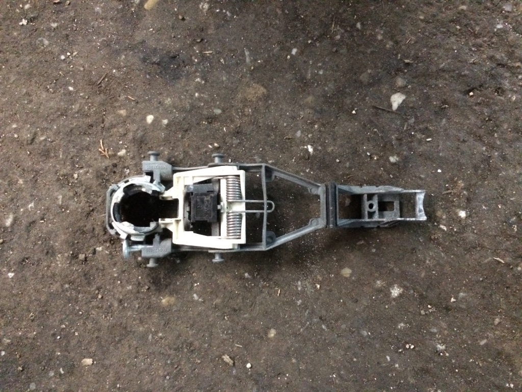 Suport maner deschidere din exterior usa dreapta fata Volkswagen VW Golf Plus [2004 - 2009] Minivan 5-usi 1.9 TDI MT (105 hp) (5M1 521)