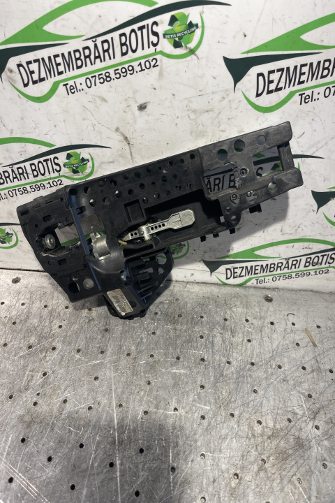 Suport maner deschidere din exterior usa fata dreapta 8T0-2 837 886A Audi A4 B8/8K [2007 - 2011] Sedan 4-usi