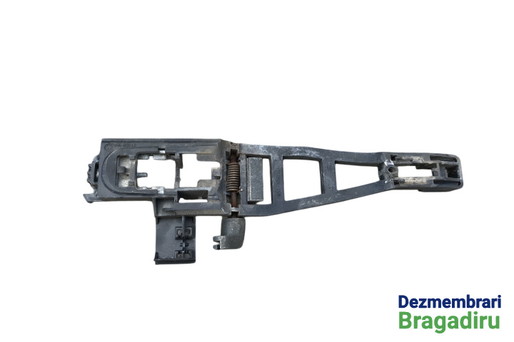 Suport maner deschidere din exterior usa spate stanga Cod: 4M51-A266B29-AC 4M51-A266B29-AC Ford Focus 2 [2004 - 2008] Hatchback 5-usi 1.6 TDCi MT (109 hp)
