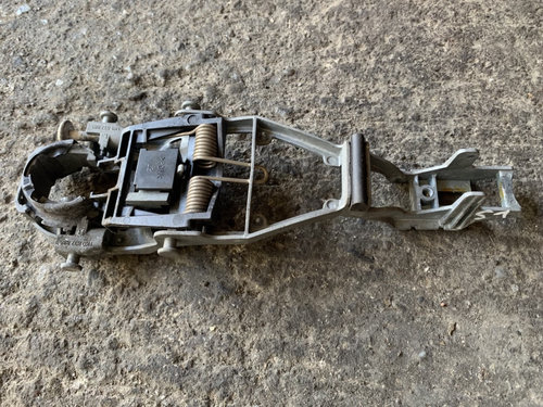 Suport maner deschidere din exterior usa stanga spate Volkswagen Jetta 5 [2005 - 2011] Sedan 4-usi 2...