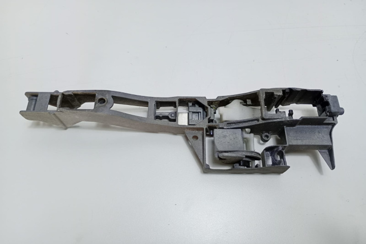 Suport maner dreapta 111670zp5 Peugeot 3