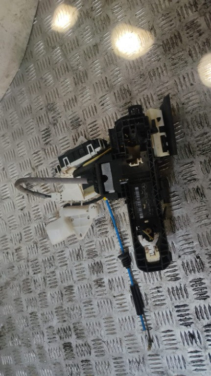 Suport maner dreapta fata Mercedes E-Class 63 AMG W212 S212 5.5 V8 cod motor M157981 an 2015 cod A21...