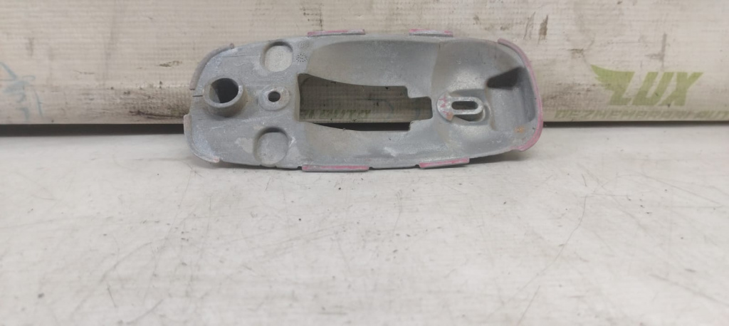 Suport maner exterior 8200006257 Opel Vivaro A [2002 - 2006] 1.9 dti F9Q760