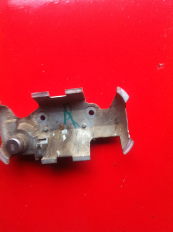 Suport maner exterior dreapta cu butuc Opel Vectra A [1988 - 1995] Sedan 1.6 MT (75 hp) (86_ 87_)