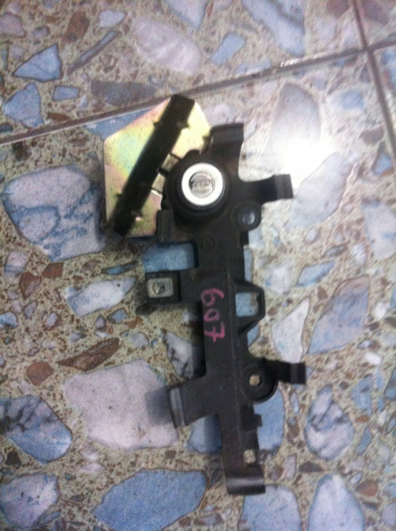 Suport maner exterior dreapta fata Peugeot 607 [2000 - 2004] Sedan 2.0 HDI MT (108 hp) (9D 9U)