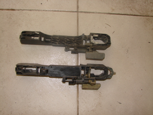 Suport maner exterior dreapta fata Renault Laguna 2 [2001 - 2005] Liftback 1.9 DCi MT (120 hp) II (BG0/1_)