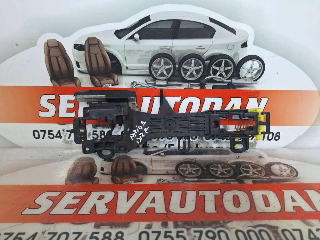 Suport maner exterior fata dreapta Toyota Prius C (2012->) 1.8 Motorina 2015