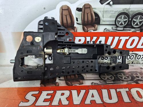 Suport maner exterior fata stanga Audi A6 (2010-2018) [4G2, C7] 2.0 Motorina 2013, 8T01837885