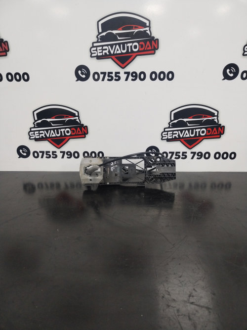 Suport maner exterior fata stanga Skoda Yeti facelift (2013-2017) 2.0 Motorina 2014, 5N0837885H