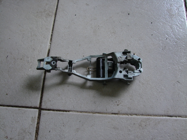 Suport maner exterior Skoda Octavia 2 [2004 - 2008] RS liftback 5-usi 2.0 TFSI MT (200 hp) (1Z3)