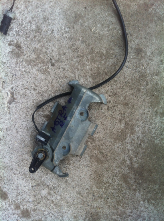 Suport maner exterior usa dr fata Opel Astra F [1991 - 1994] Hatchback 5-usi 1.6 MT (75 hp) (53_ 54_ 58_ 59_) 1.6i