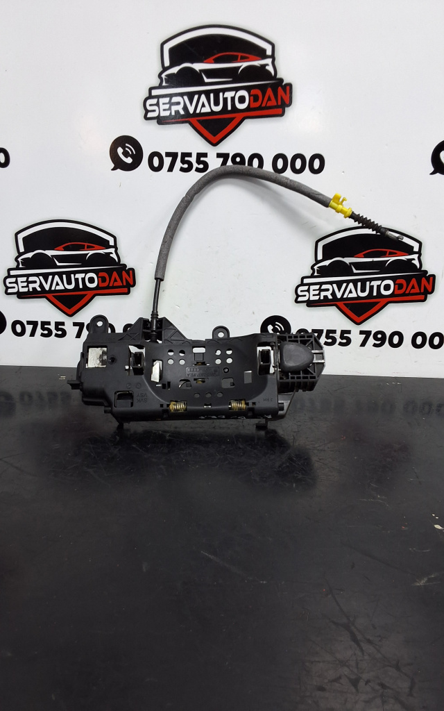 Suport maner interior dreapta fata Audi A4 (2015-2019) [8W2, B9] 2.0 Motorina 2016, 8W02837812A