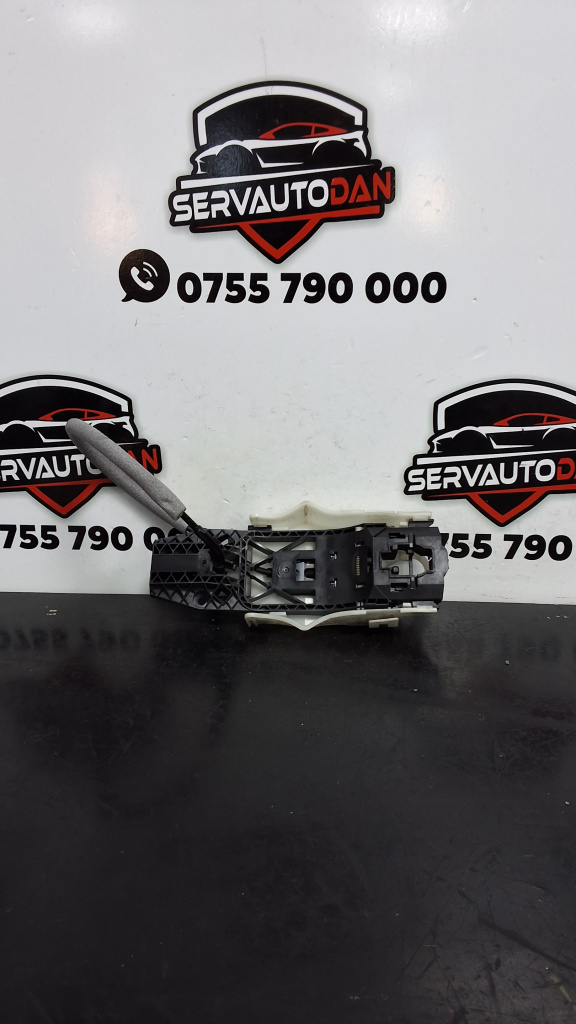 Suport maner interior dreapta fata Skoda Octavia 3 facelift (2017-2019) 2.0 Motorina 2019, 5N0839885H
