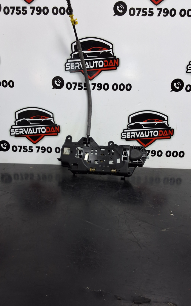 Suport maner interior dreapta spate Audi A4 (2015-2019) [8W2, B9] 2.0 Motorina 2016, 8W02837812A / COMBI