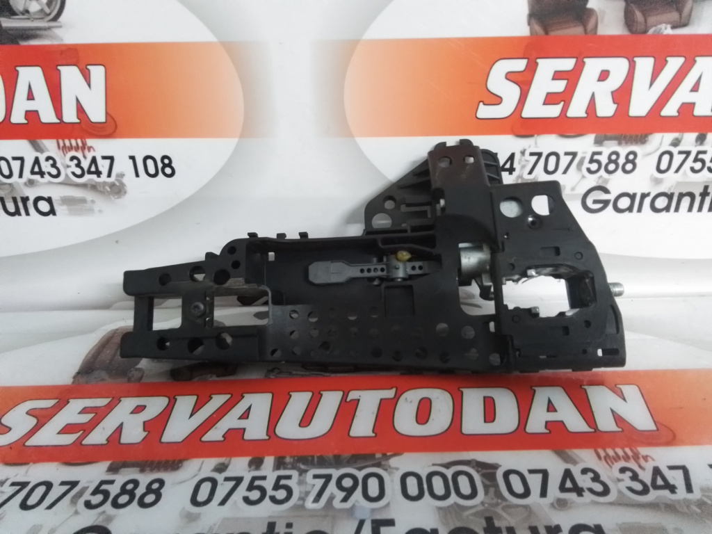 Suport maner interior dreapta spate Audi Q5 facelift (2012-2017) [8R] 2.0 Motorina 2015