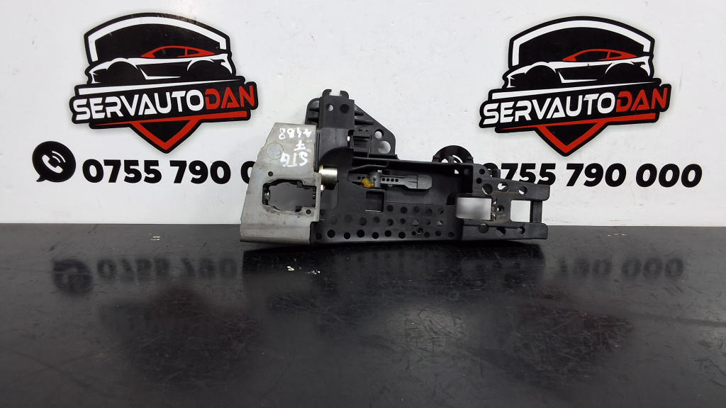 Suport maner interior stanga fata Audi A4 (2008-2011) [8K2, B8] 2.0 Motorina 2010, 8T1837885B