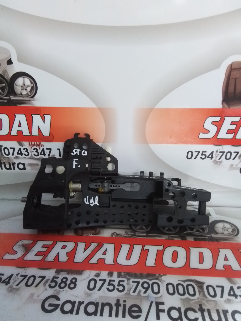 Suport maner interior stanga fata Audi A8 (2009-2017) [4H] D4 3.0 Motorina 2015, 4H0837885
