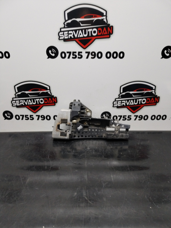 Suport maner interior stanga spate Audi A8 (2009-2017) [4H] D4 3.0 Motorina 2014, 4H1837885