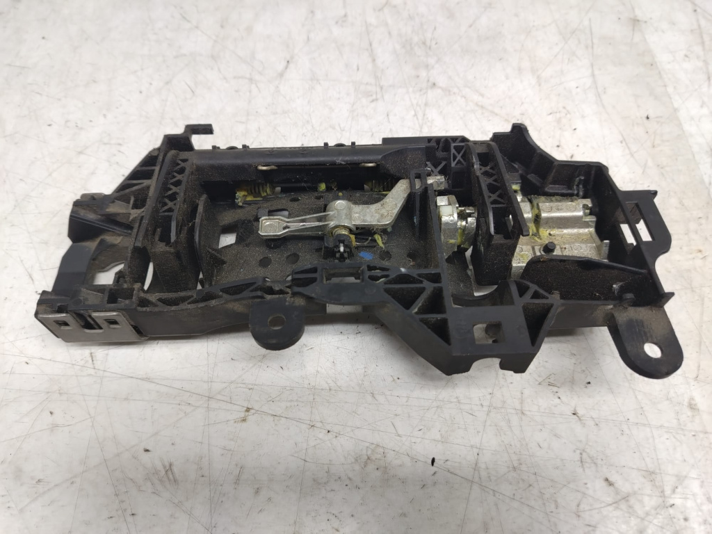 Suport maner usa stanga spate 8w01837811a Audi A4 B9 [2015 - 2020]