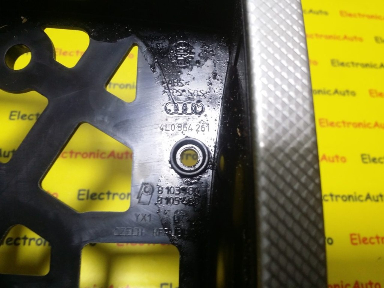 Suport Metalic Butoane Audi Q7, 4L0864261, 8103780