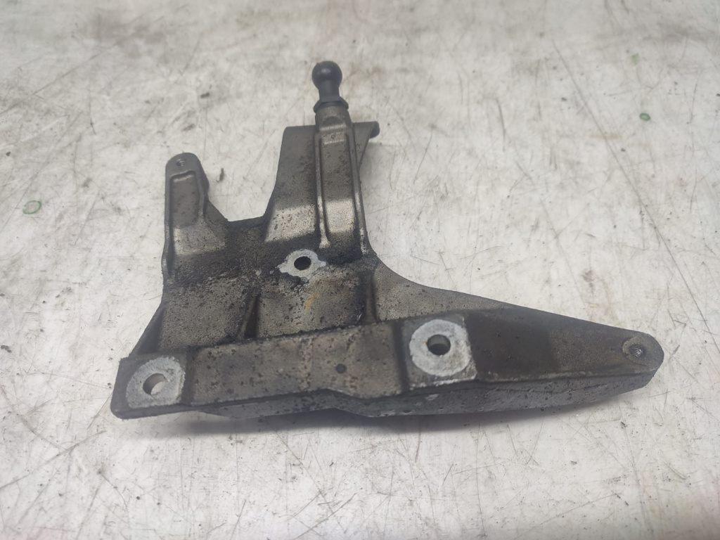 Suport motor 03G131159B 2.0 tdi BLB Audi A4 B7 [2004 - 2008] 2.0 tdi BLB