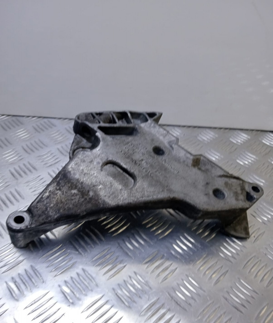 Suport motor 03g199207e Skoda Octavia 2 [2004 - 2008]