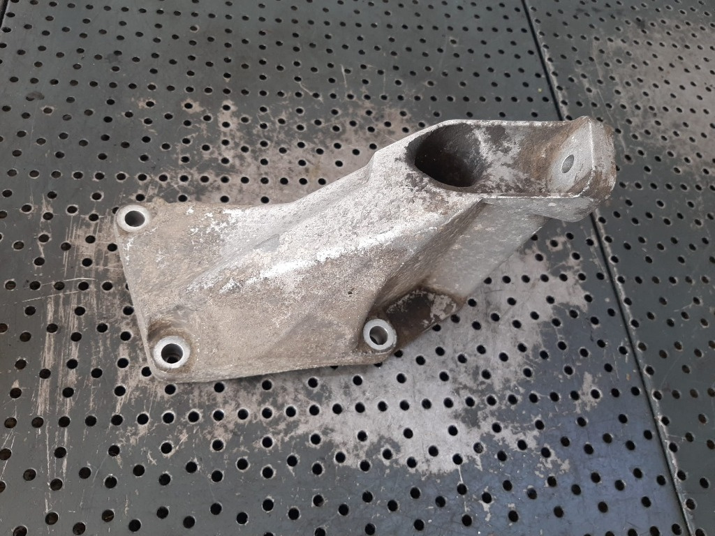 Suport motor 1.9 tdi ajm vw passat b5 8d0199307p