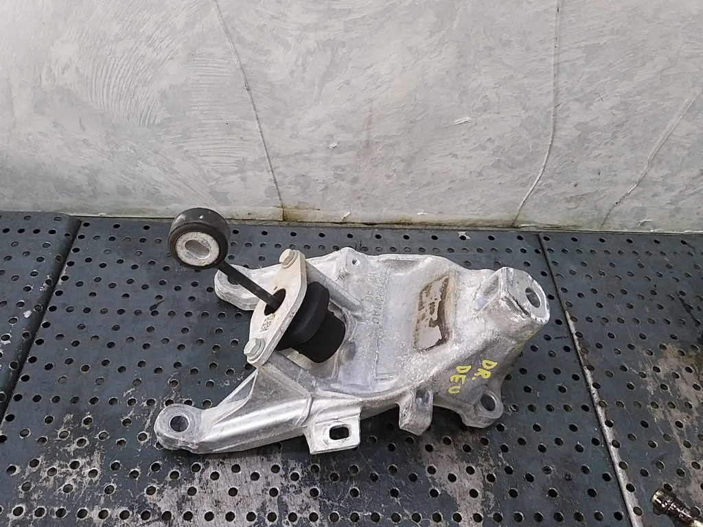 Suport motor 2.0 tdi audi a4 b9 8w 4m0199308ad 4m0199870an