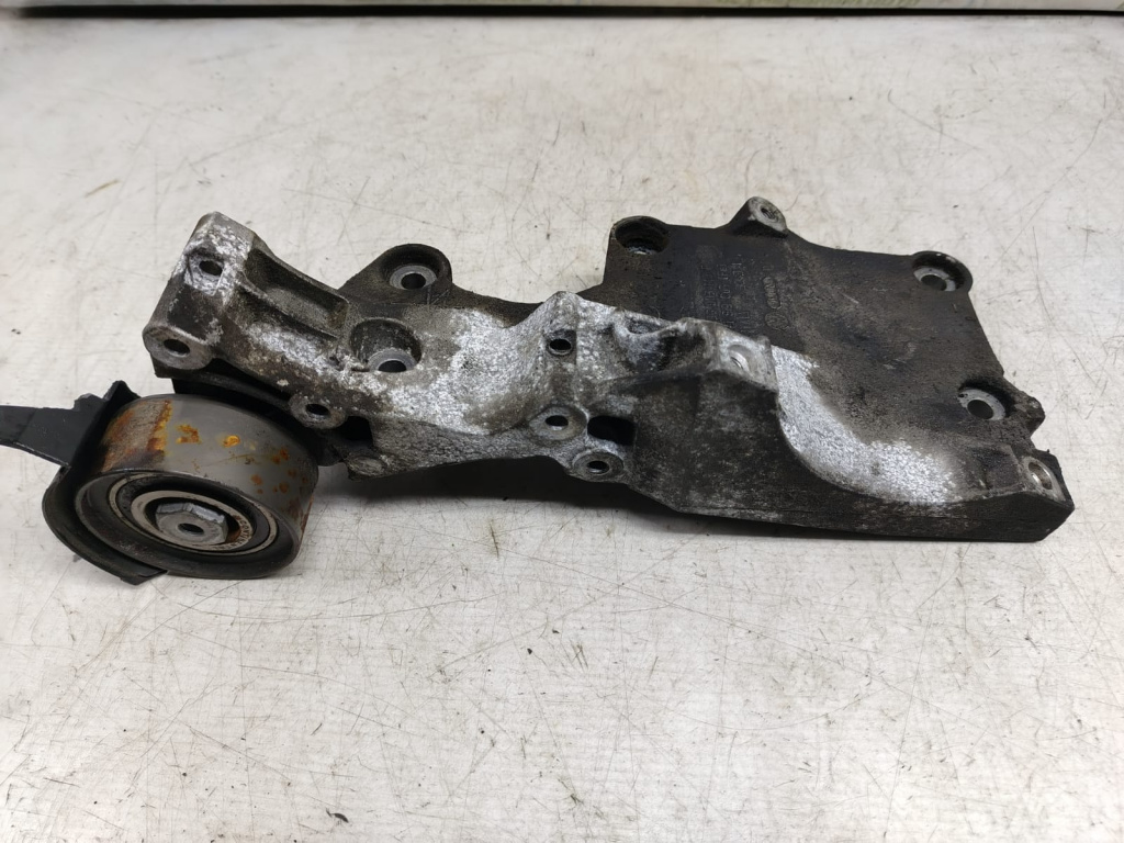 Suport motor 2.0 TDI bmn 03g903143f Skoda Superb 2 [2008 - 2013]