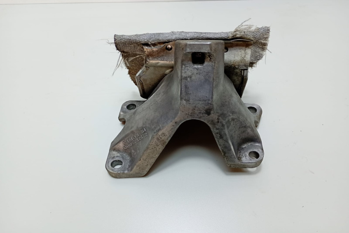 Suport motor 3.2 Benzina 8K0199307AS Audi Q5 8R [2008 - 2012]