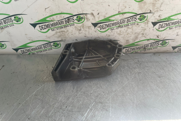 Suport motor 8200 945 775 Dacia Logan [2004 - 2008] Sedan 1.4 MT (75 hp)