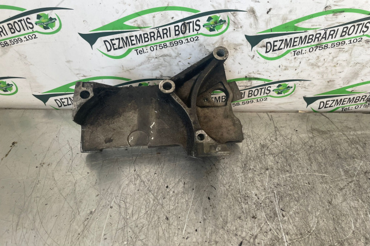 Suport motor 8200101196 Renault Megane 2 [2002 - 2006] wagon 1.5 dCi MT (105 hp)